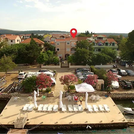 1 Bedroom Amazing In Turanj